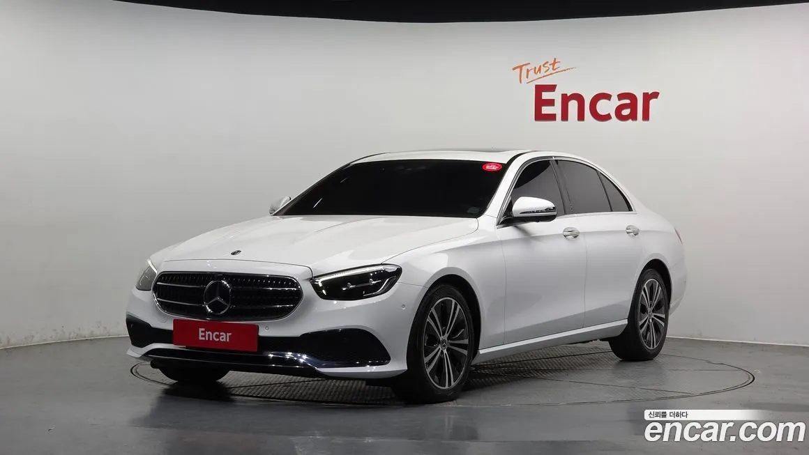 Mercedes-Benz E-Class — фото 1