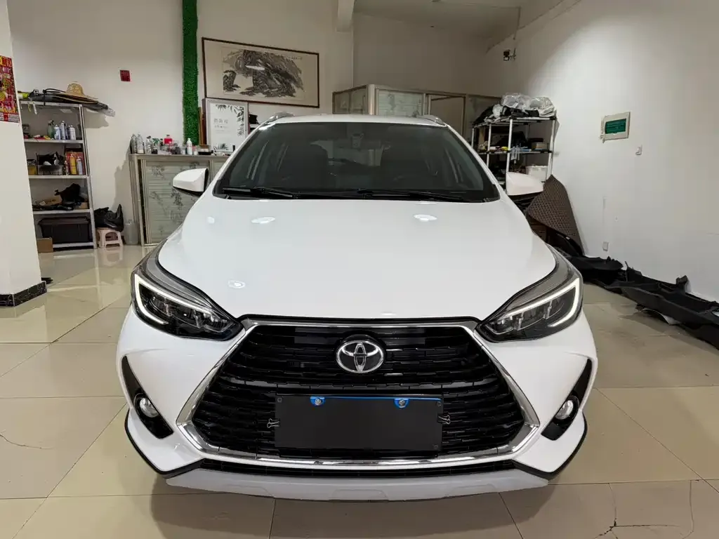Toyota Yaris L — фото 3