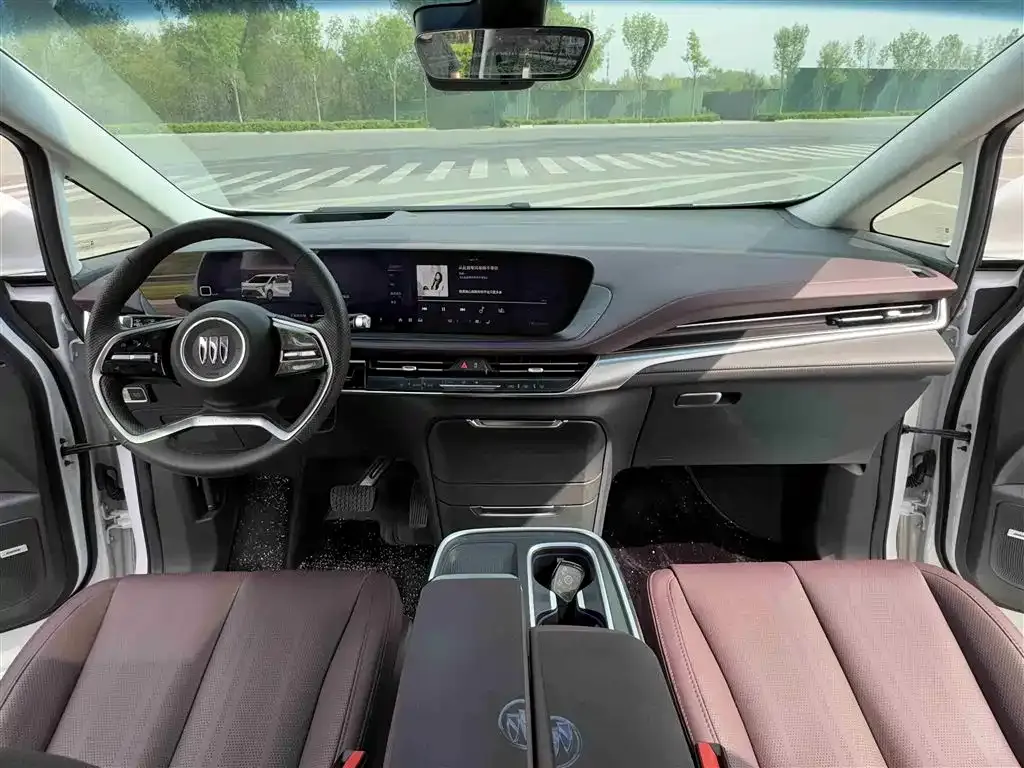 Buick Century 2024 из CN, фото 9