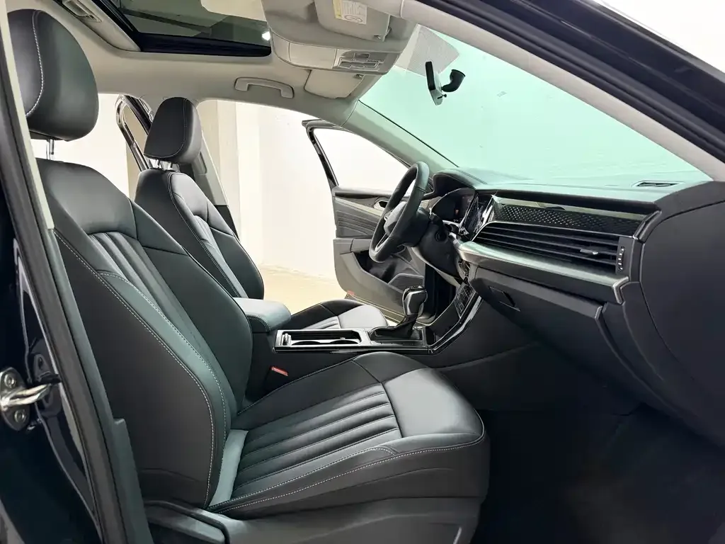 Volkswagen Passat 2022 из CN, фото 5