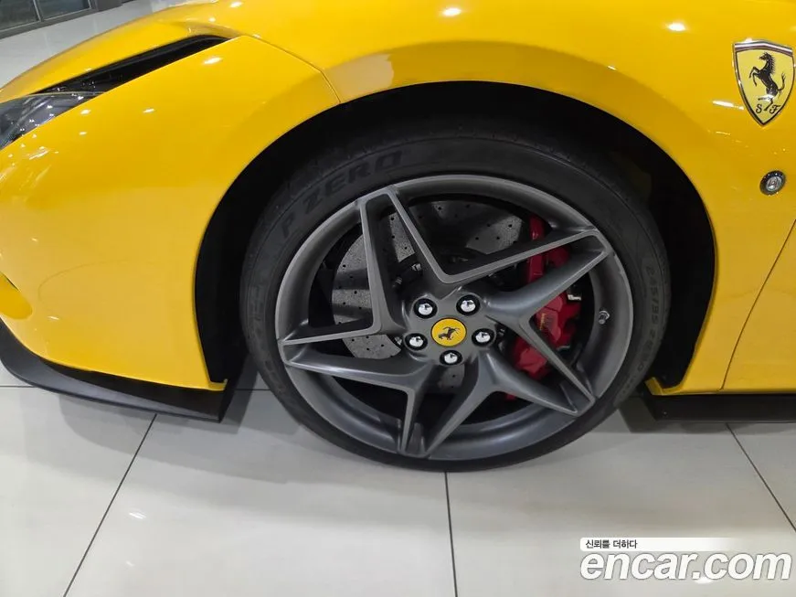 Ferrari F8