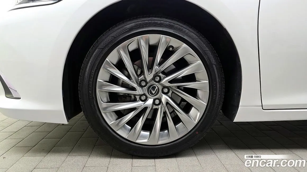 Lexus ES 2025 из KR, фото 7