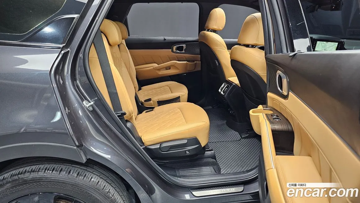 Kia Sorento — фото 9