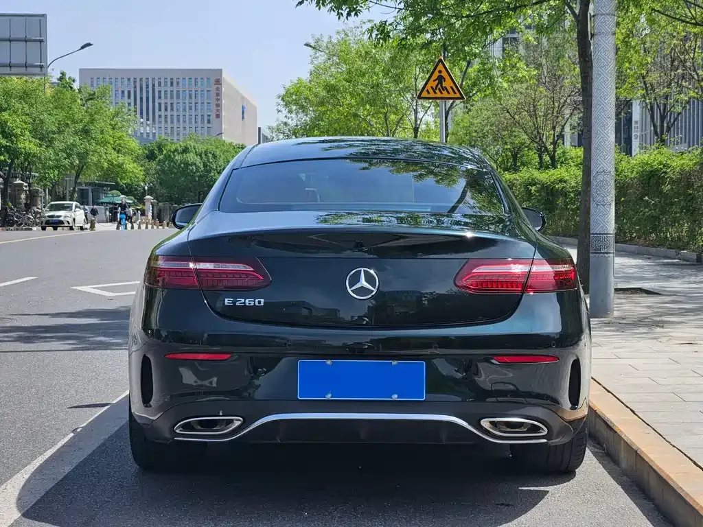 Mercedes-Benz E-Class (Import) — фото 9