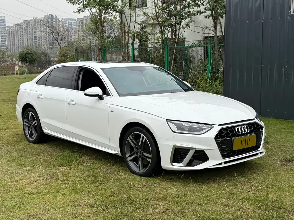 Audi A4L 2022 из CN, фото 10
