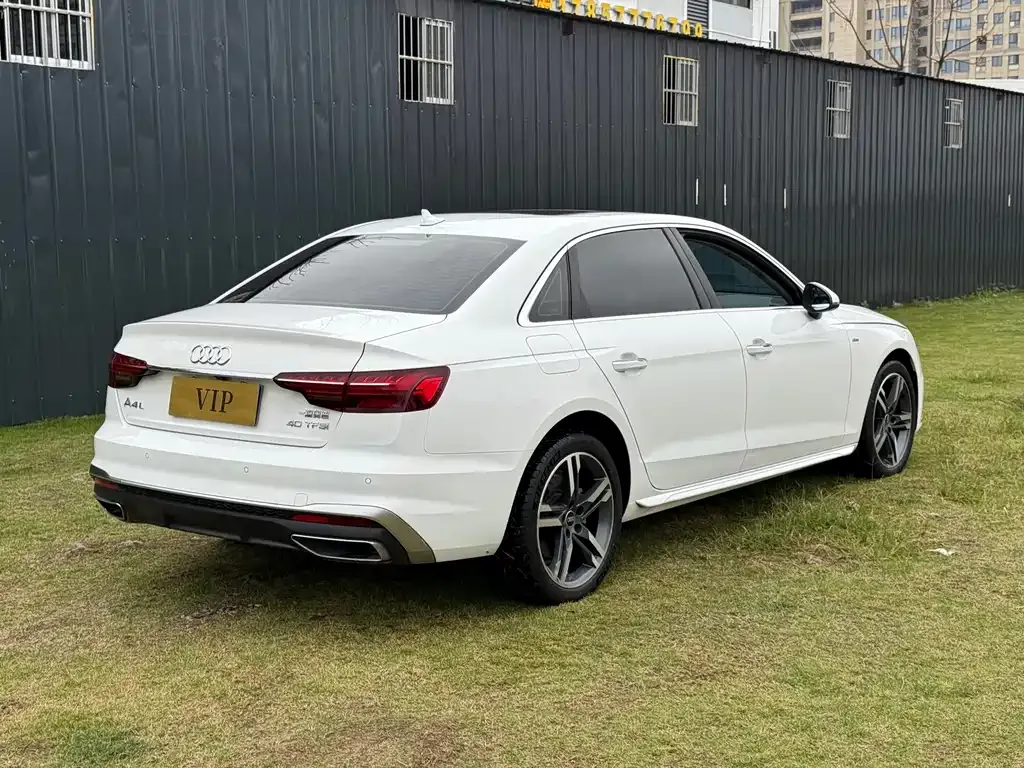 Audi A4L 2022 из CN, фото 6