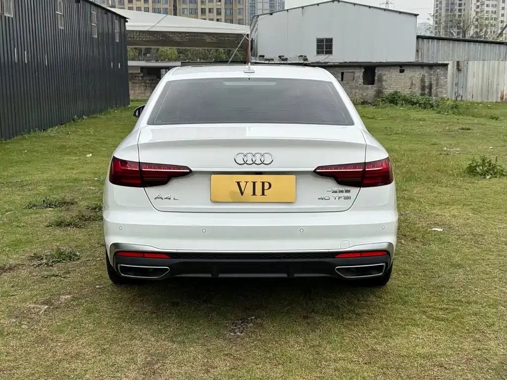 Audi A4L 2022 из CN, фото 3