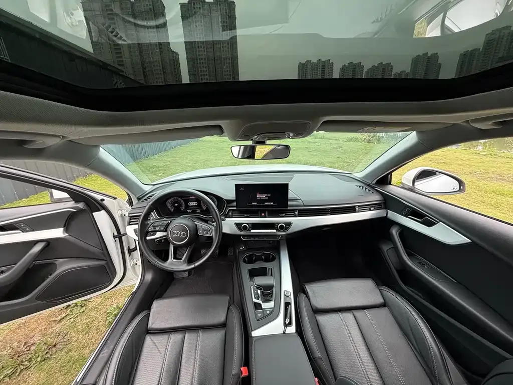 Audi A4L 2022 из CN, фото 9