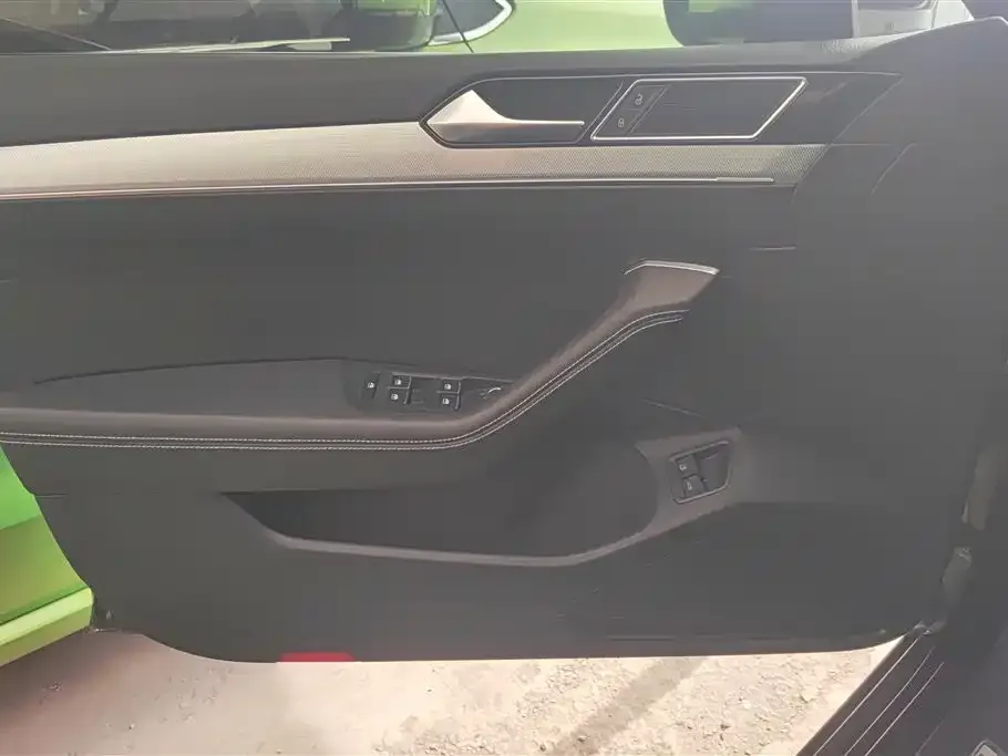 Volkswagen Magotan GTE PHEV 2021 из CN, фото 3