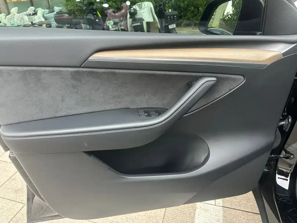 Tesla Model Y 2023 из CN, фото 9