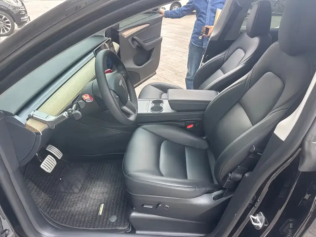 Tesla Model Y 2023 из CN, фото 8