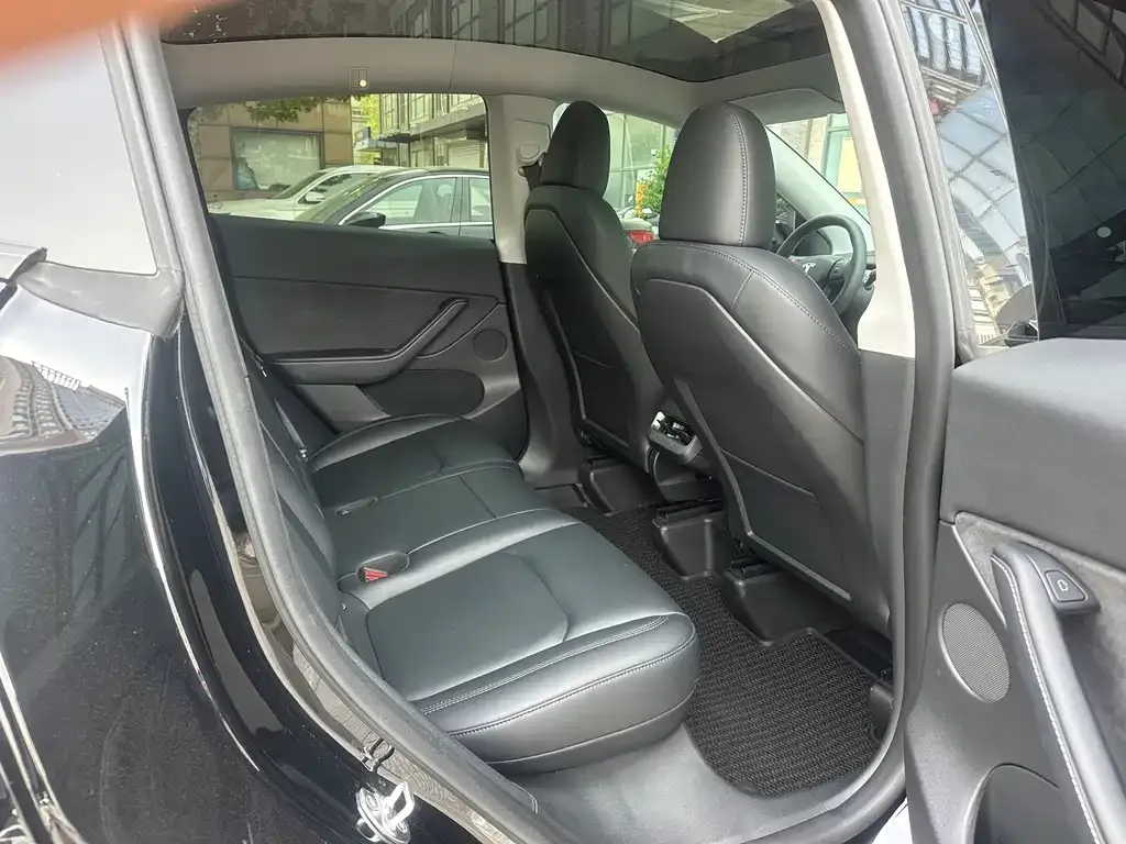 Tesla Model Y 2023 из CN, фото 7