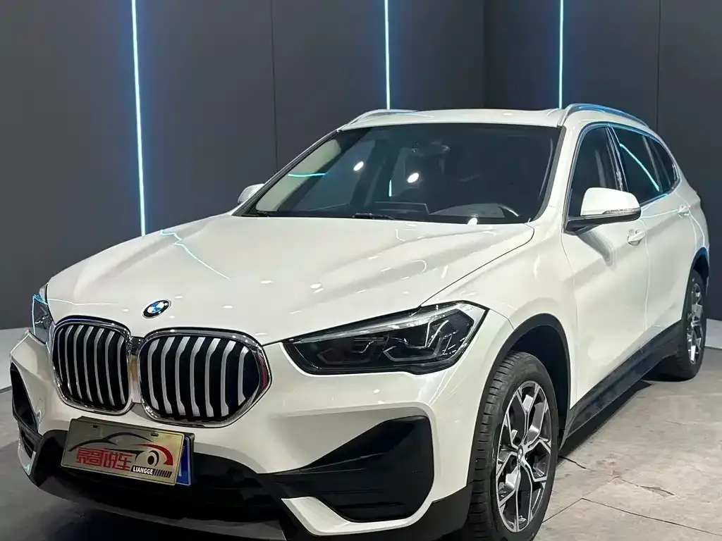 BMW X1 — фото 1