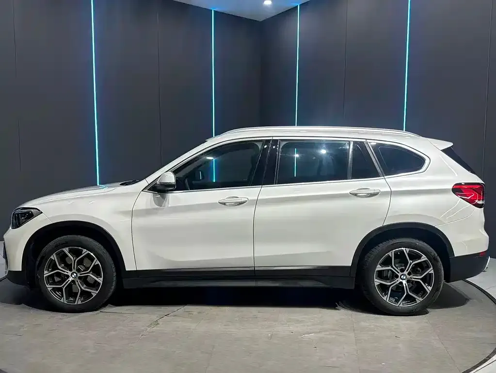BMW X1 — фото 8