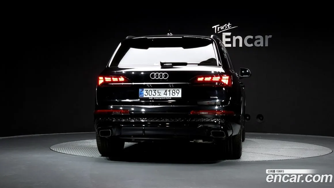 Audi Q7 — фото 7