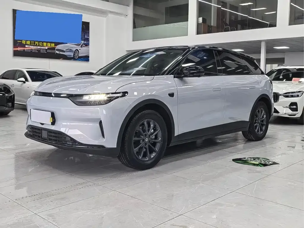 Leapmotor C11