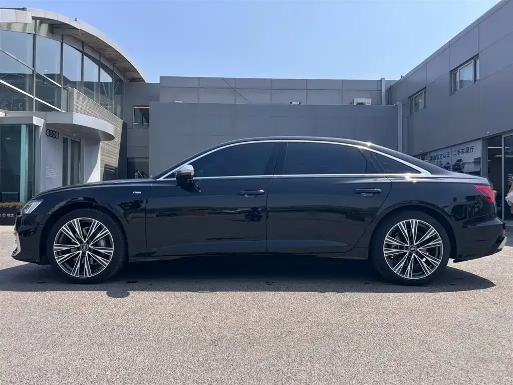 Audi A6L — фото 5