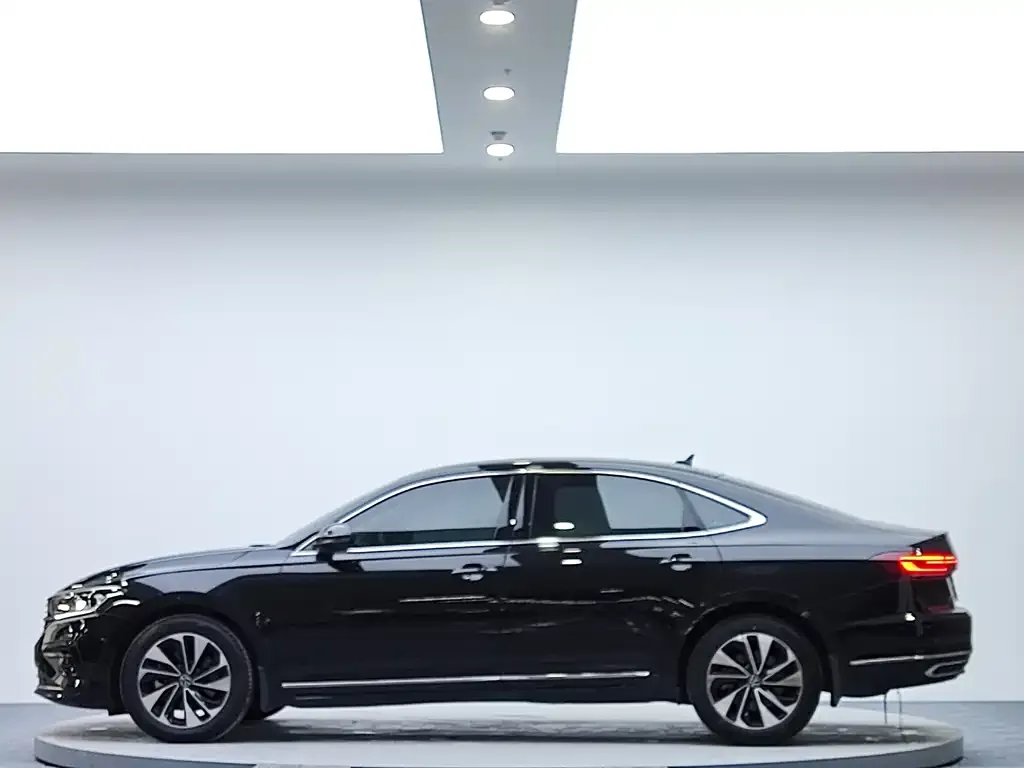 Volkswagen Passat — фото 3