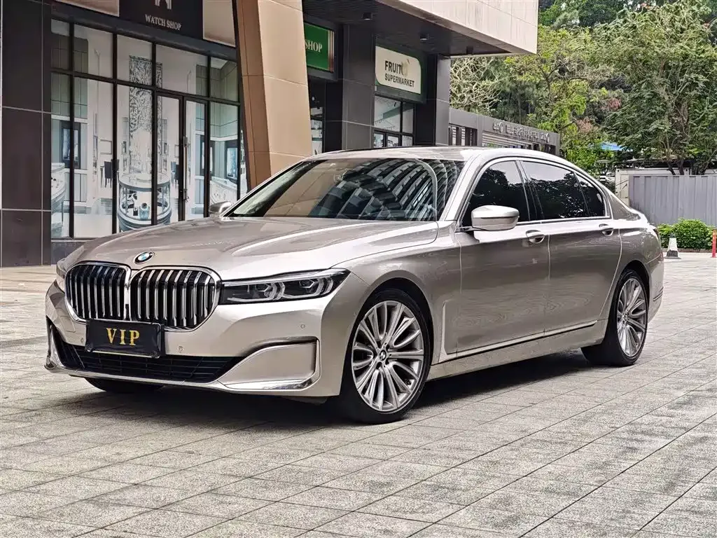 BMW 7 Series — фото 1