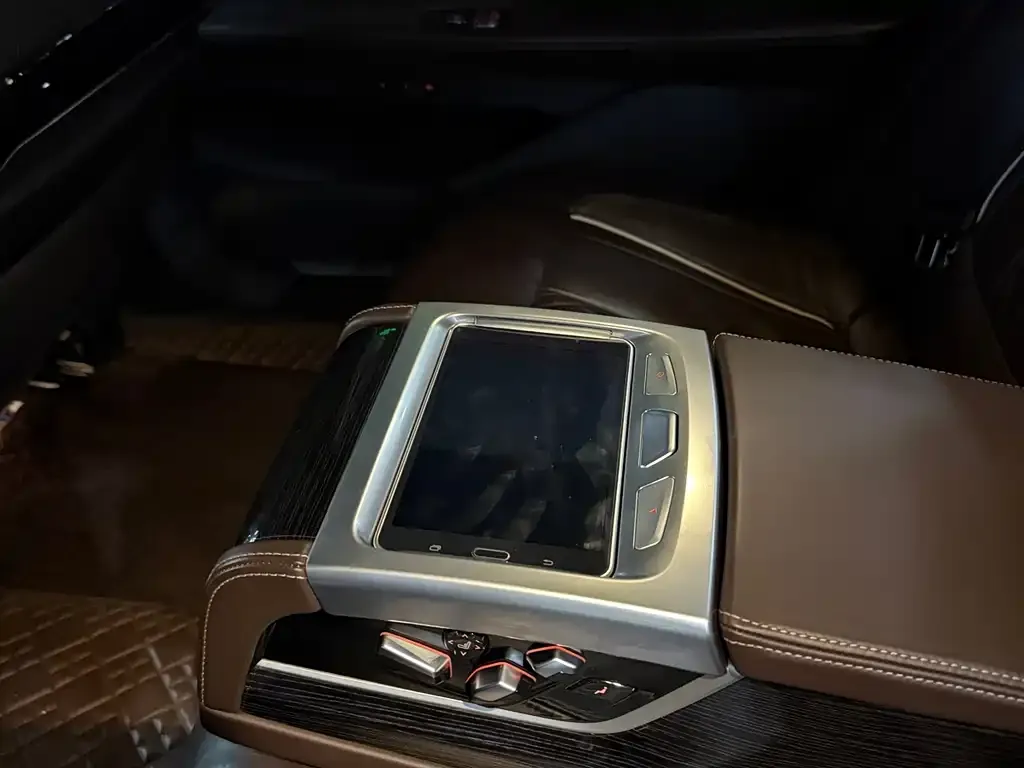 BMW 7 Series 2021 из CN, фото 2