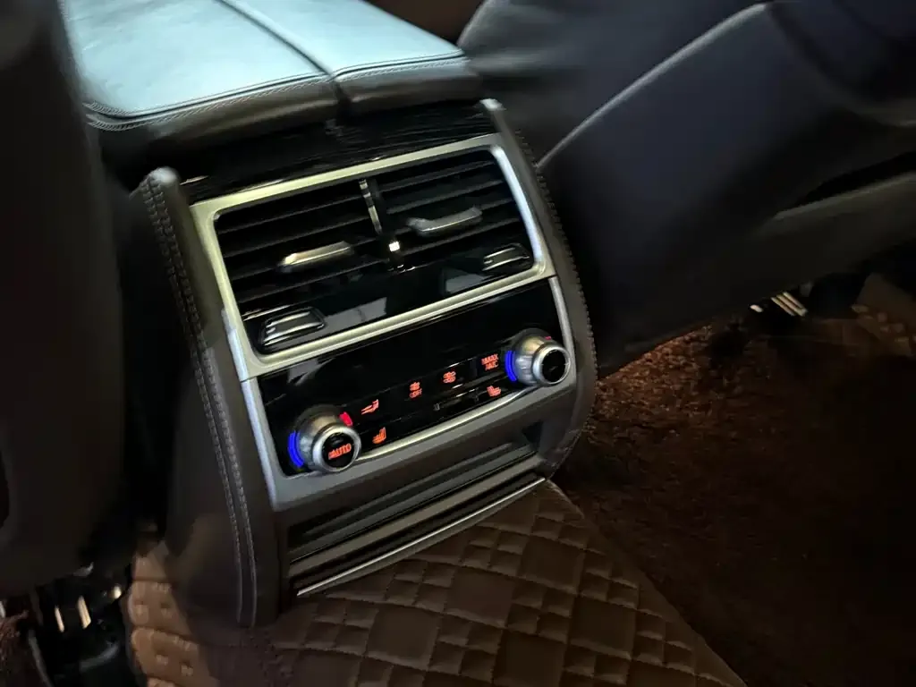 BMW 7 Series 2021 из CN, фото 3