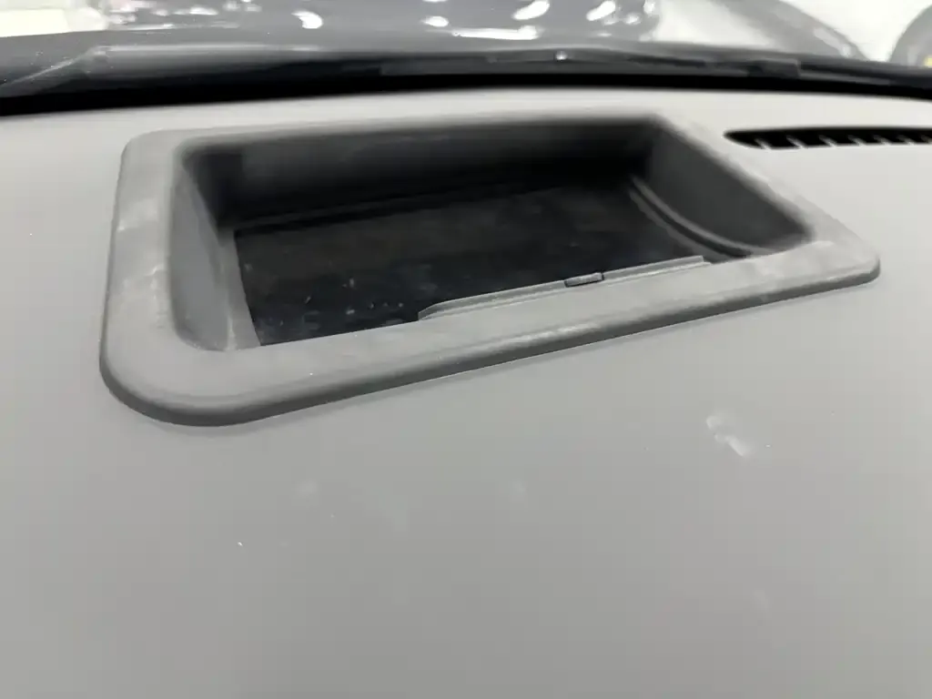 Li Auto i8 — фото 5