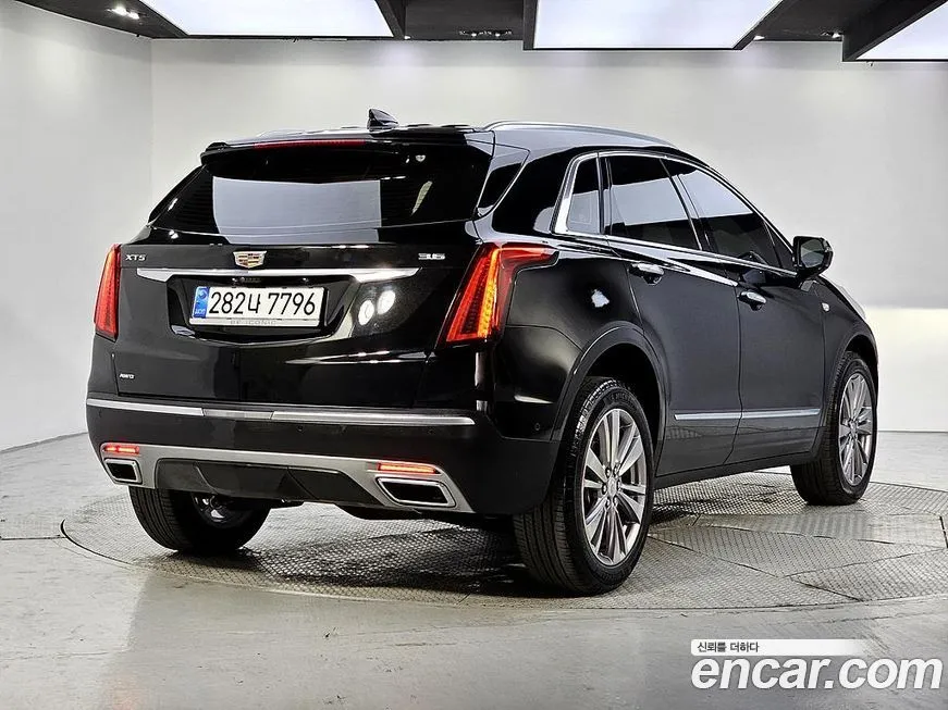 Cadillac XT5 2023 из KR, фото 3