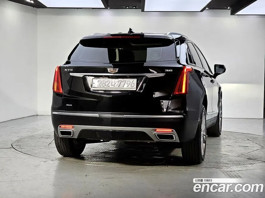 Cadillac XT5 2023 из KR, фото 2