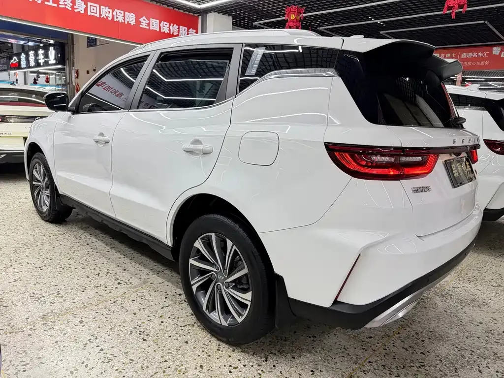 Geely Vision X6 — фото 8