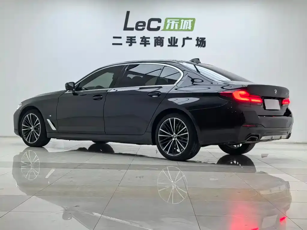 BMW 5 Series — фото 10
