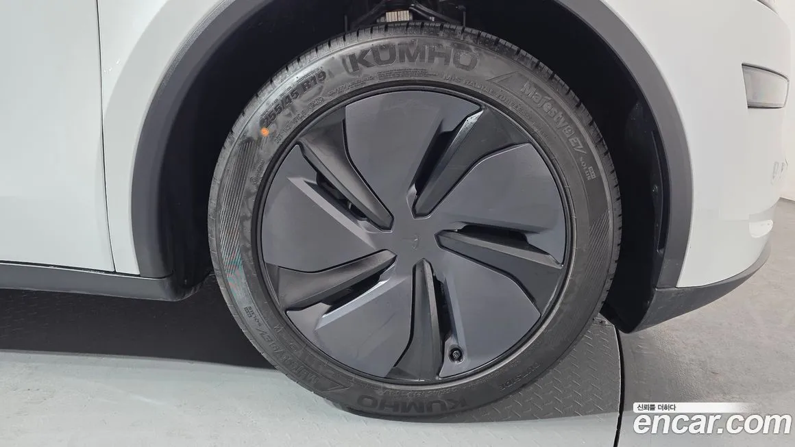Tesla Model Y 2025 из KR, фото 4