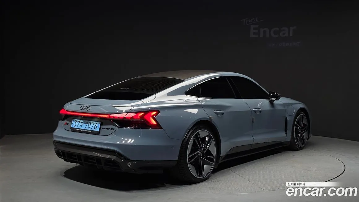 Audi RS e-tron GT 2022 из KR, фото 4
