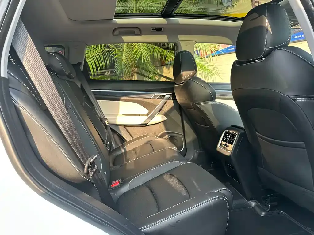Geely Boyue 2022 из CN, фото 2