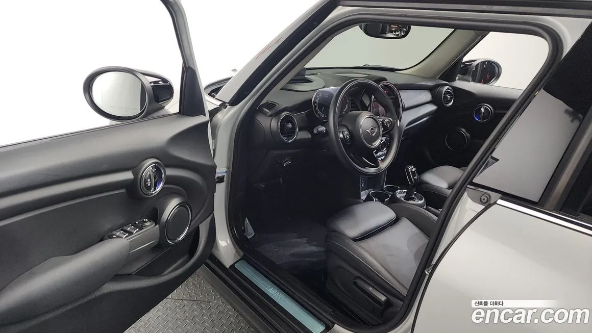 Mini Cooper 2021 из KR, фото 8