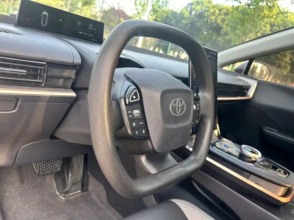 Toyota bZ3 2023 из CN, фото 4
