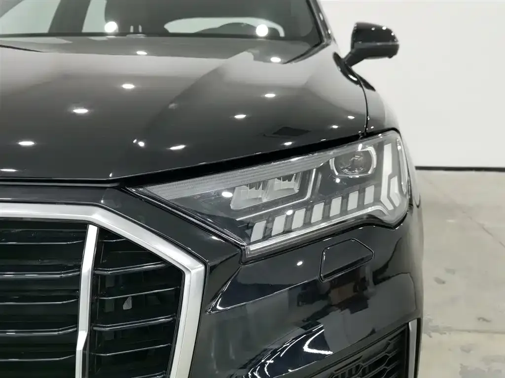 Audi Q7 2021 из CN, фото 3