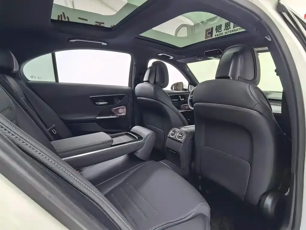 Mercedes-Benz C-Class 2024 из CN, фото 6