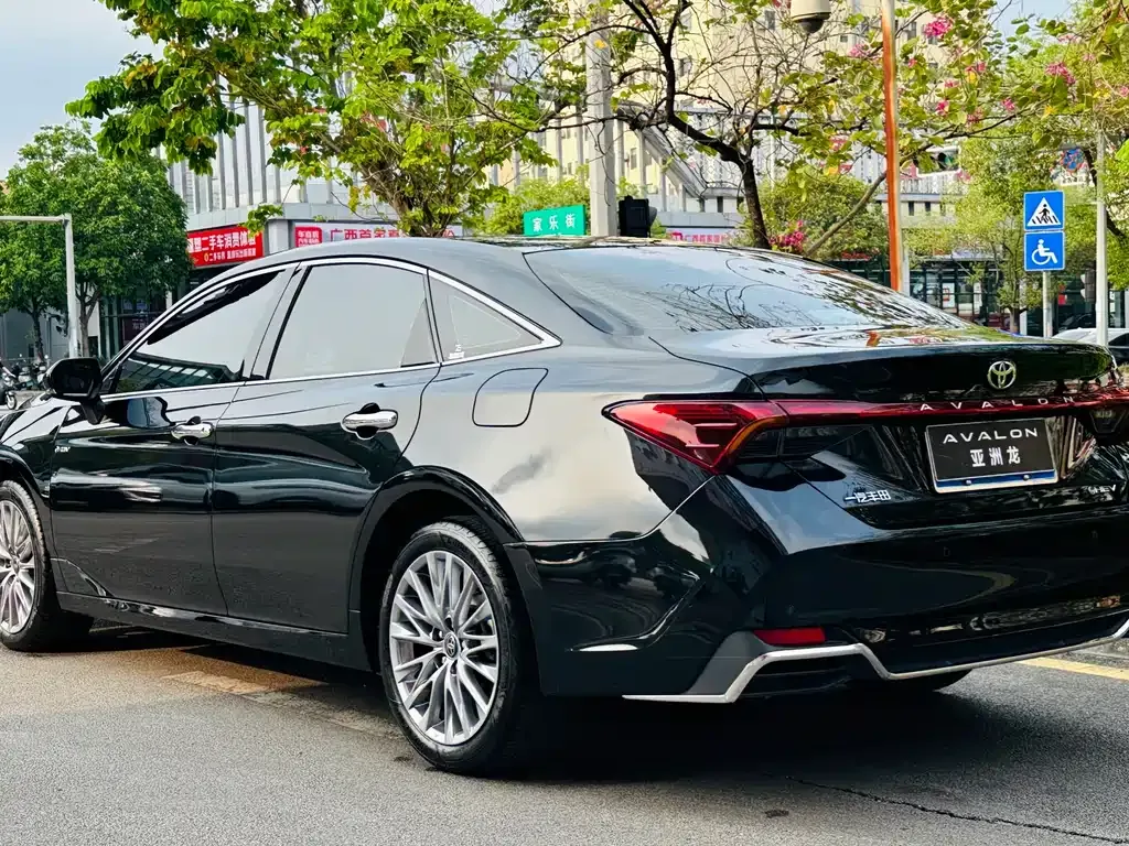 Toyota Avalon — фото 6