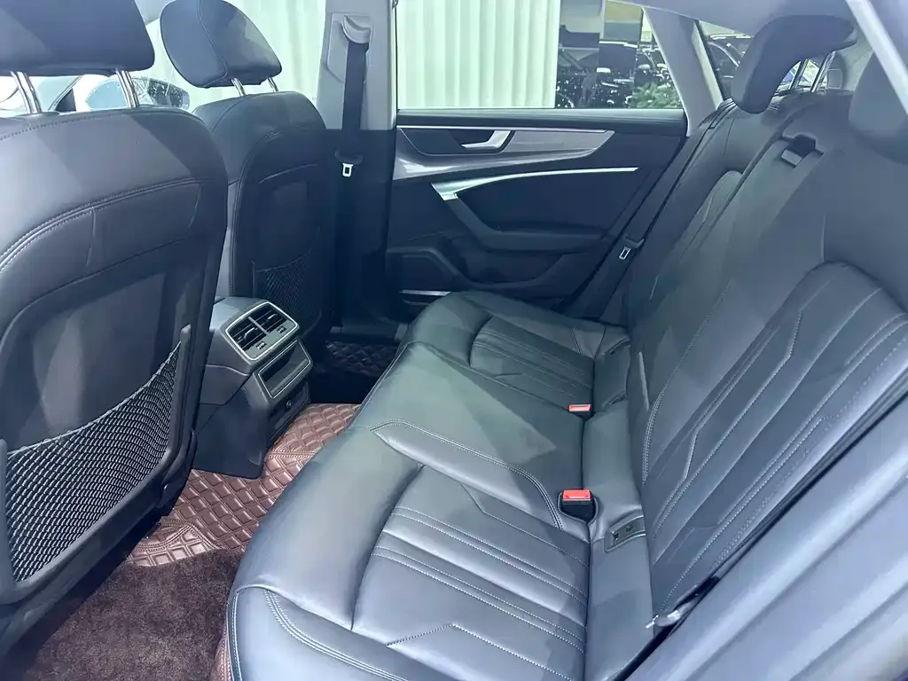 Audi A7 2022 из CN, фото 9