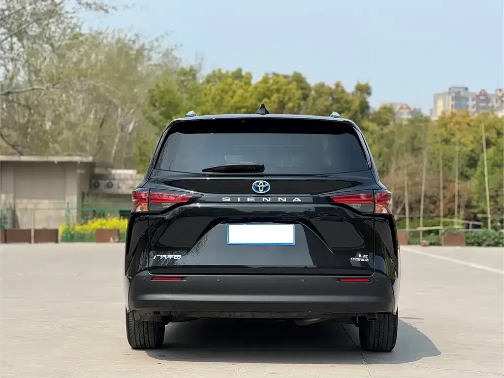 Toyota Sienna 2023 из CN, фото 8