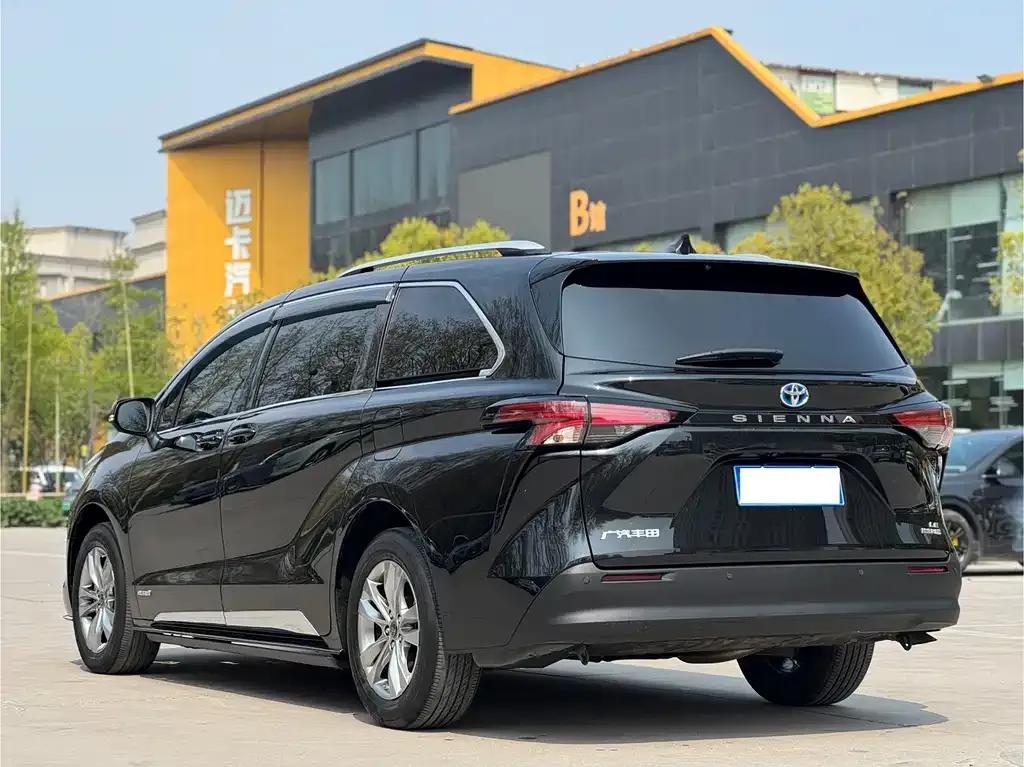 Toyota Sienna 2023 из CN, фото 6