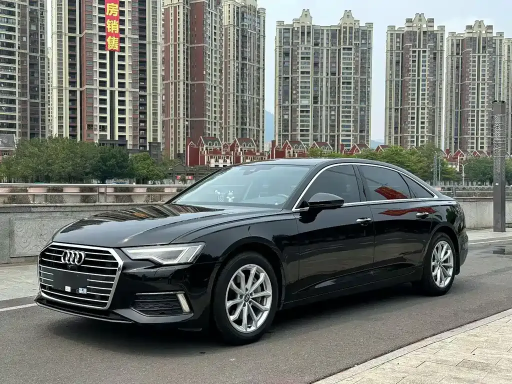Audi A6L — фото 1
