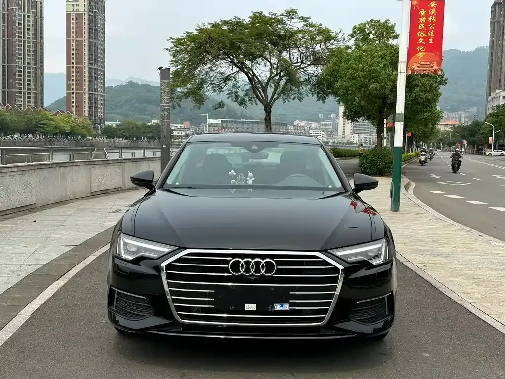 Audi A6L — фото 8