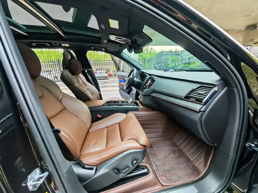 Volvo XC90 PHEV 2022 из CN, фото 4