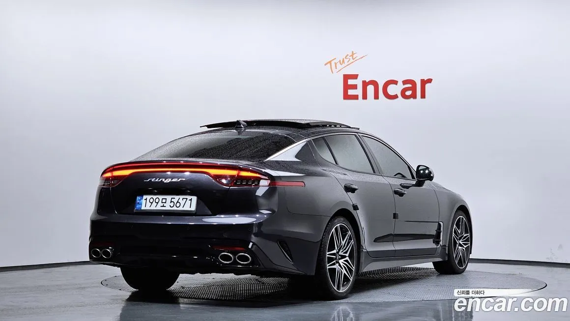 Kia Stinger 2023 из KR, фото 2