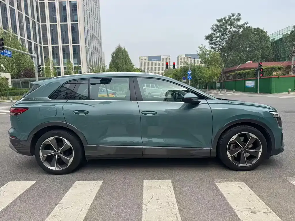 Audi Q5 e-tron 2023 из CN, фото 8