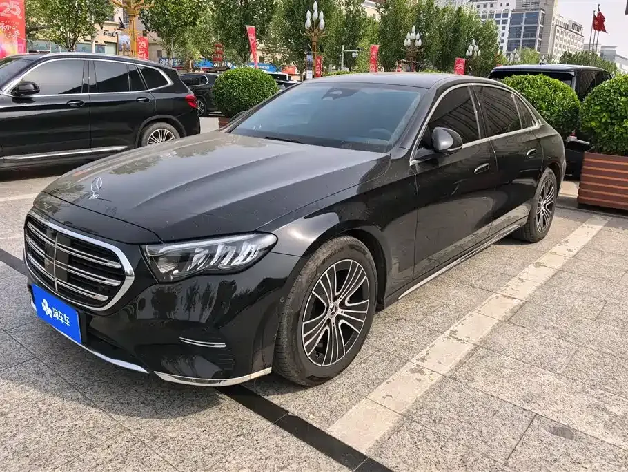 Mercedes-Benz E-Class — фото 1