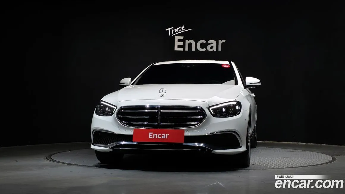 Mercedes-Benz E-Class — фото 2