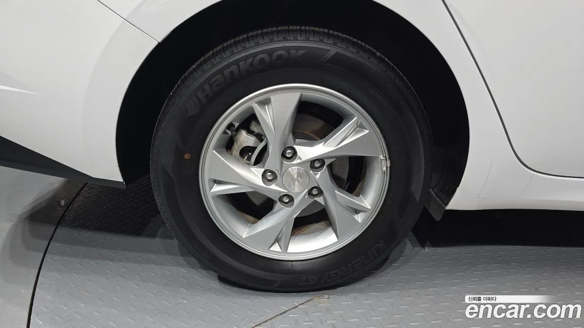 Hyundai AVANTE 2021 из KR, фото 3