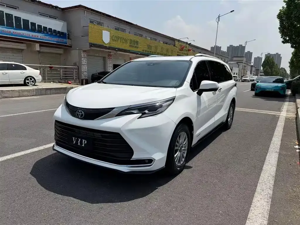 Toyota Sienna 2022 из CN, фото 1